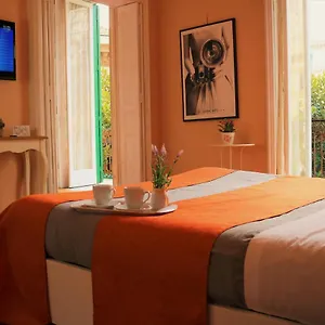 Bed & Breakfast Amedeo Square, Napels